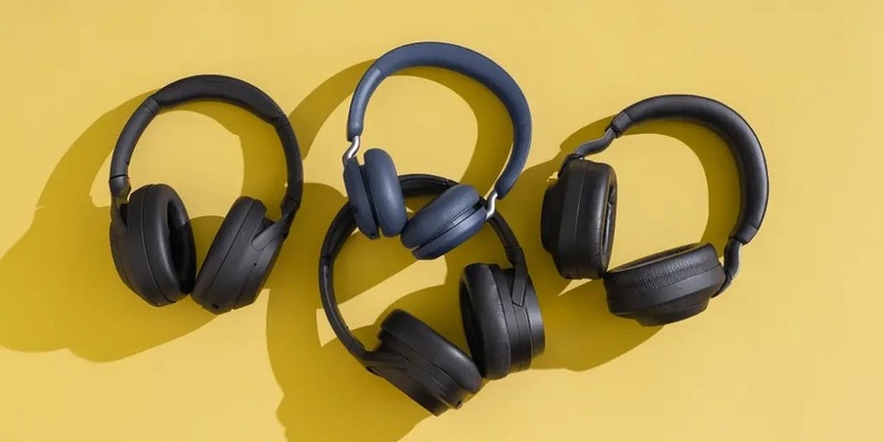Exchange your existing headphones for a new colour at Best Buy