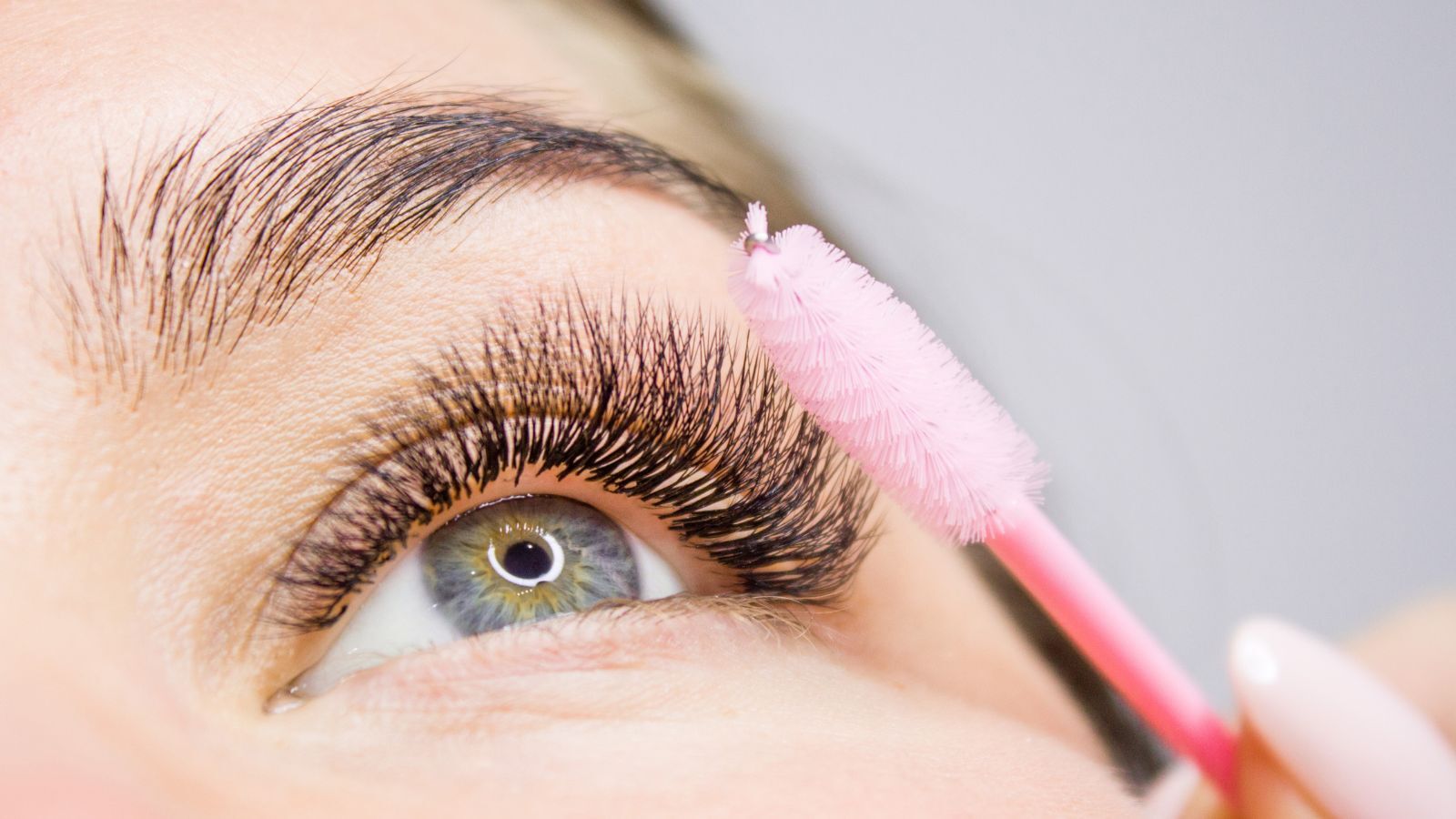 The 12 Best Fake Lash Brands: Make Your Eyes More Attractive