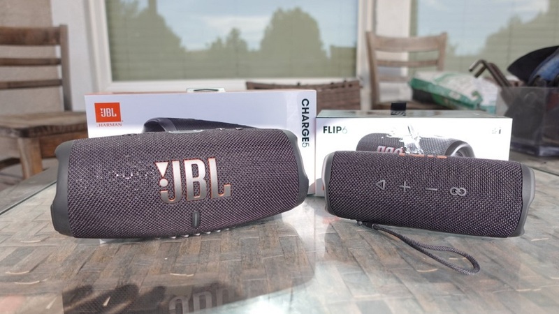 Similarities of JBL Charge 5 And Flip 5
