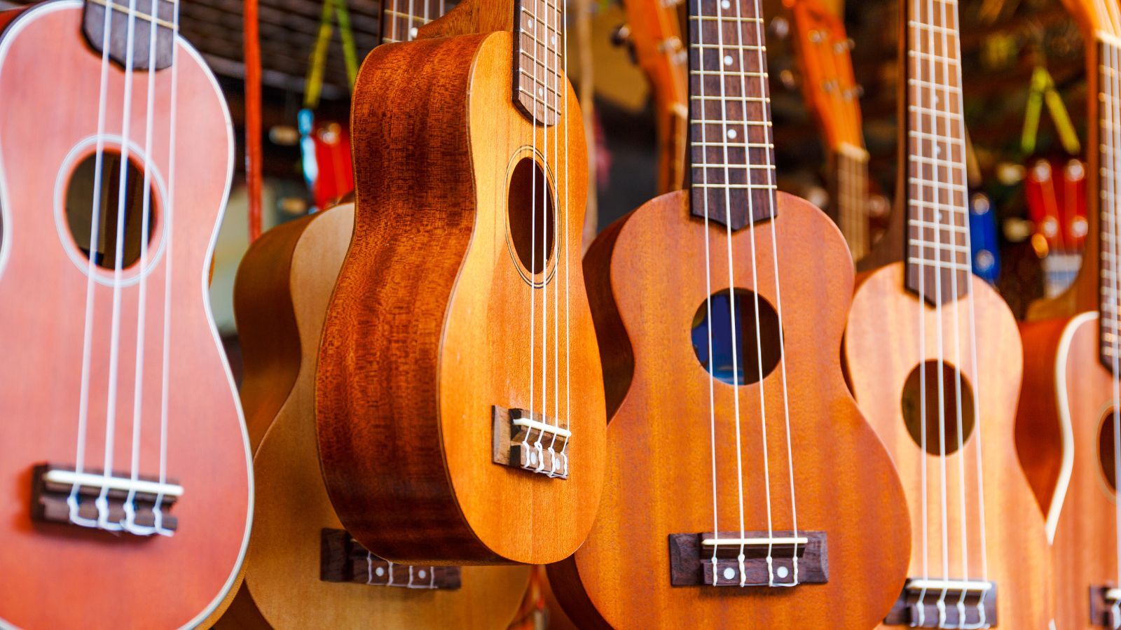 12 Best Ukulele Brands for Beginners [Hawaiian Mini Guitar]