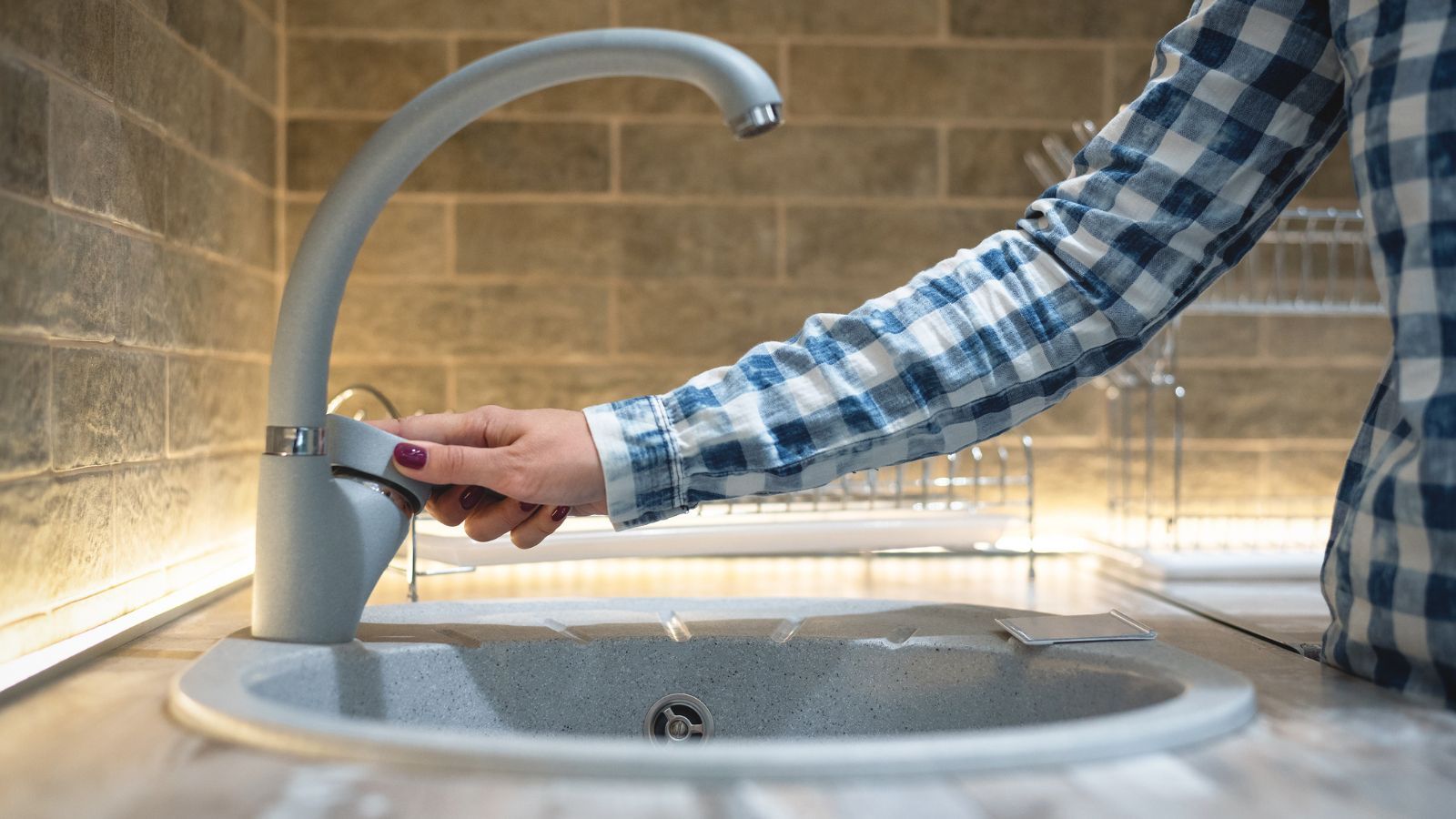 12 Best Faucet Brands for Kitchens & Bathrooms