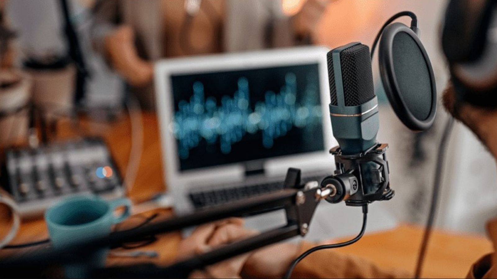 What is Mic Monitoring? (Benefits, Disadvantages, and How to Enable on Xbox, PC, and More)